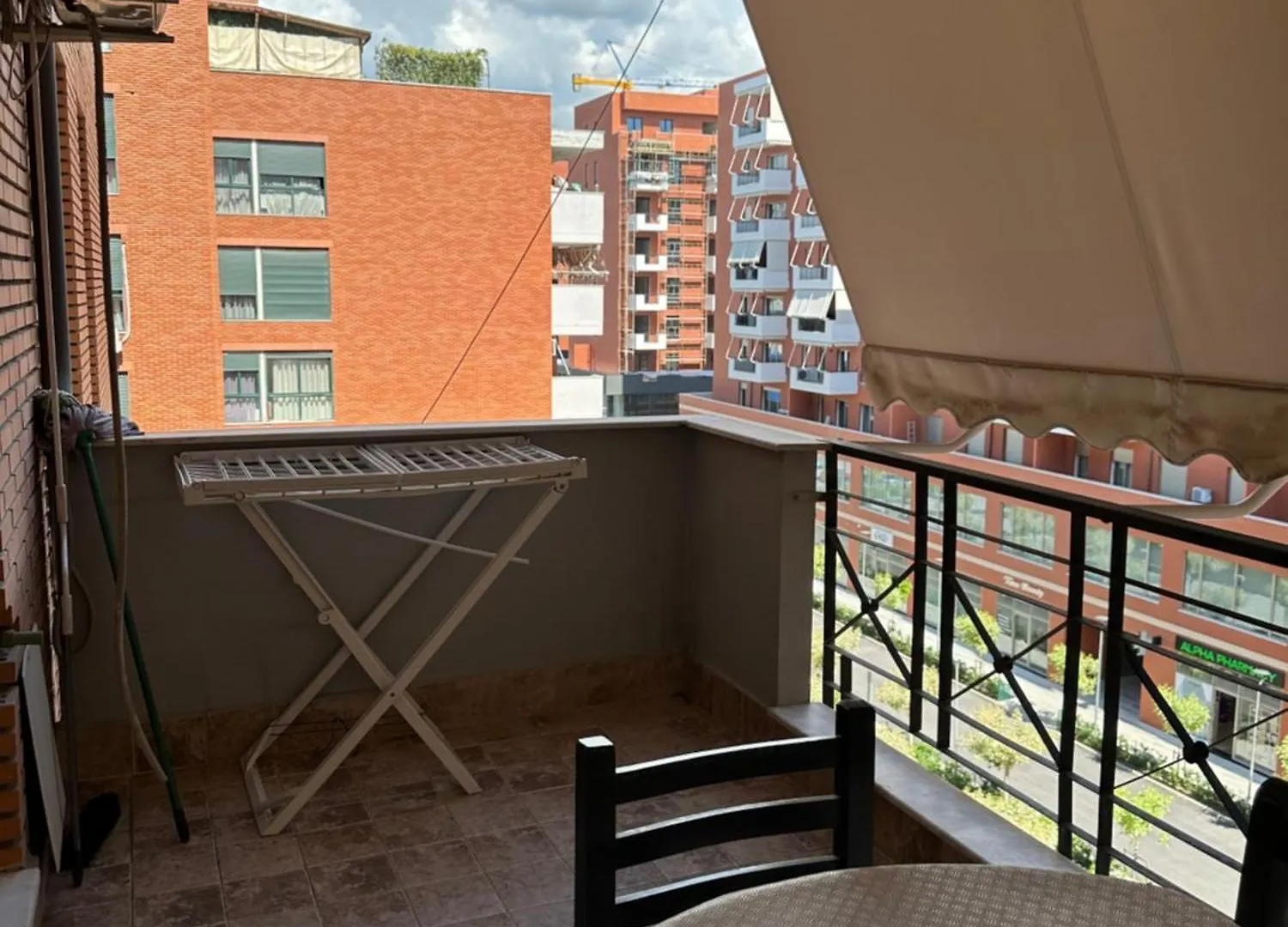 Kevin'S Apartment Delijorgj ティラナ